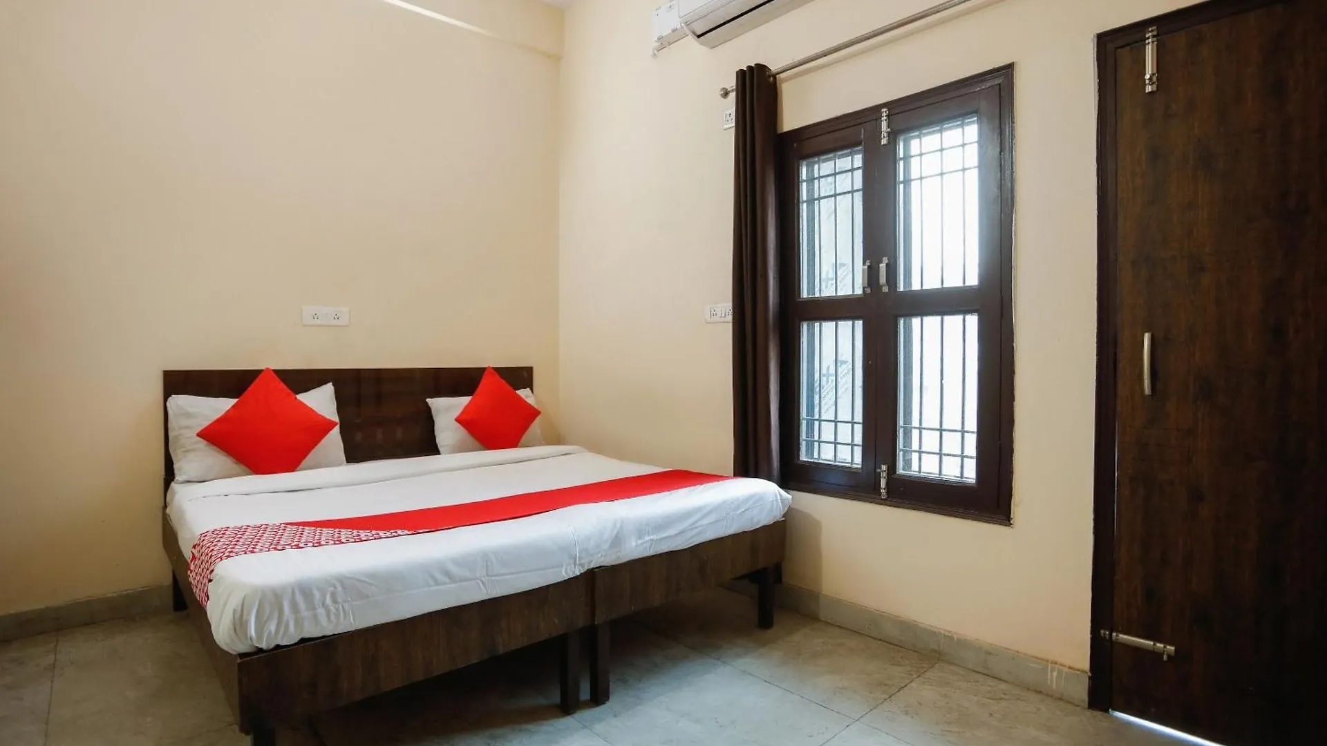 Hotel O Krishna Residency 노이다 3*,  인도