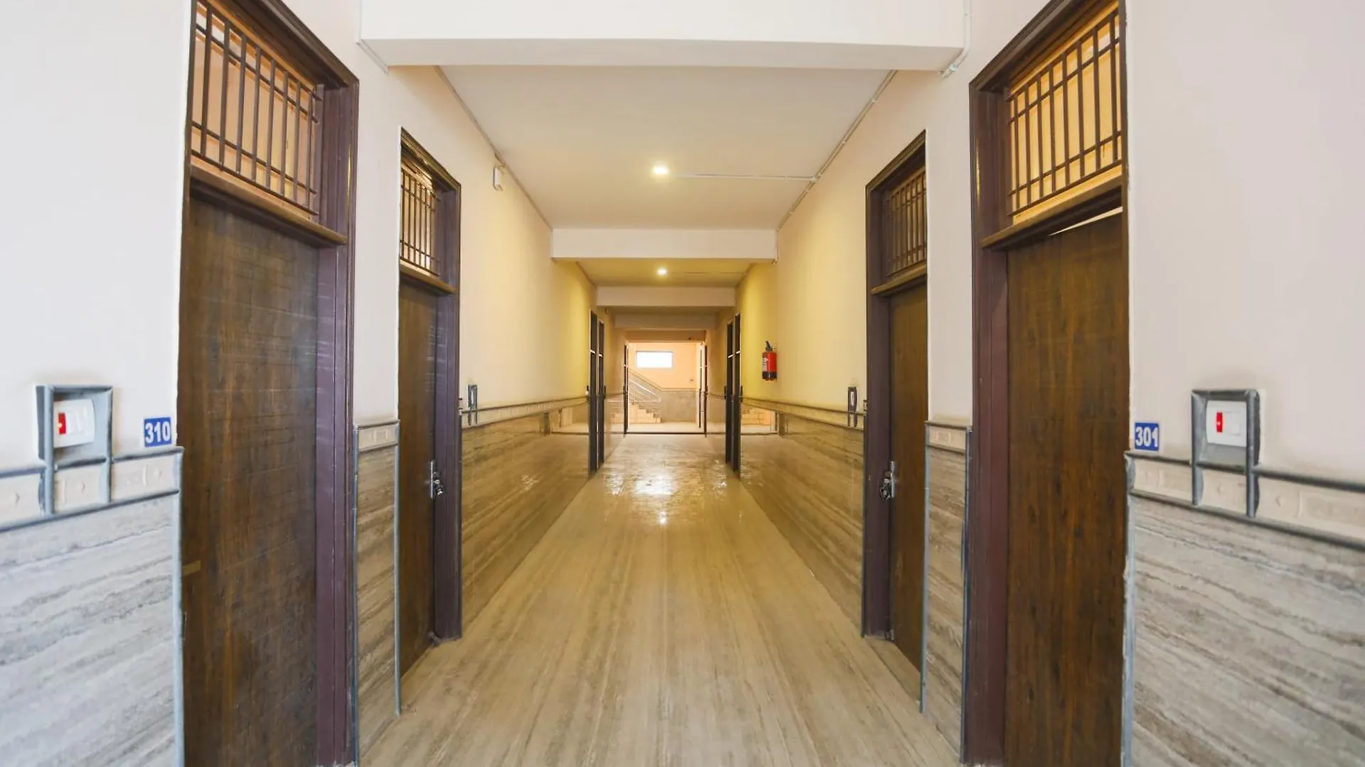 Hotel O Krishna Residency 노이다 3*,